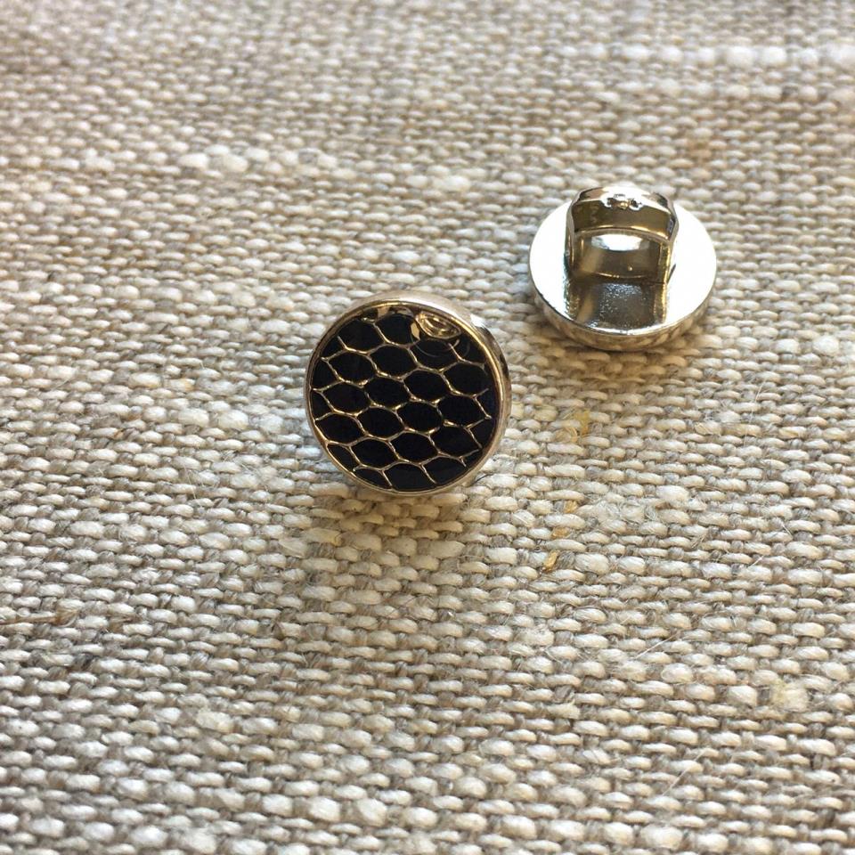 3626 пуговица versace. Из каких материалов изготавливают пуговицы 3 класс. Замочек с данными на фиолетовом фоне. Замки сердца совет да любовь. Навесной замок латунь 20.